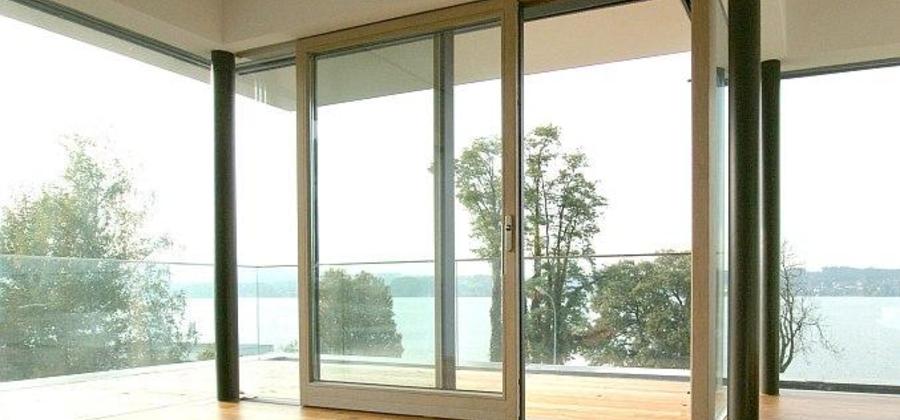 Bulletproof windows made of wood and aluminum